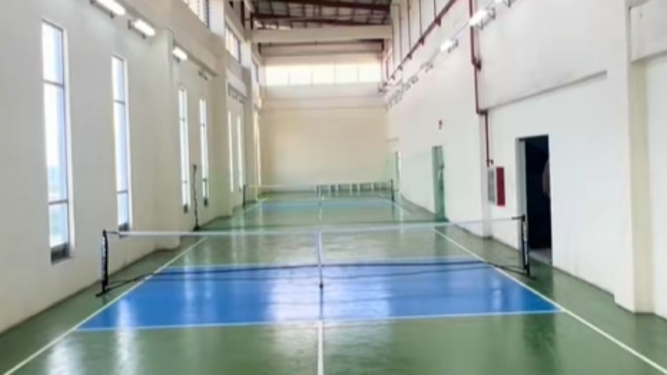 Narrow pickleball court at CitiLoft One Cebu