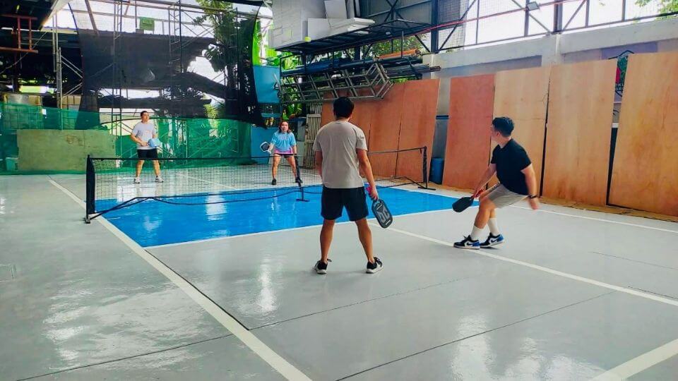 2v2 at EVP Squared pickleball court