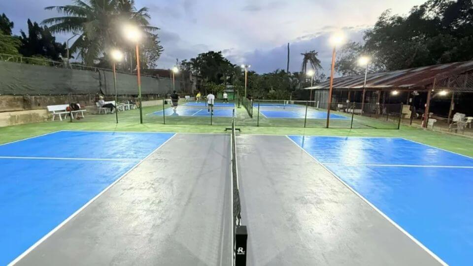The Smash Yard in late afternoon - 3 courts in Jugan, Consolacion